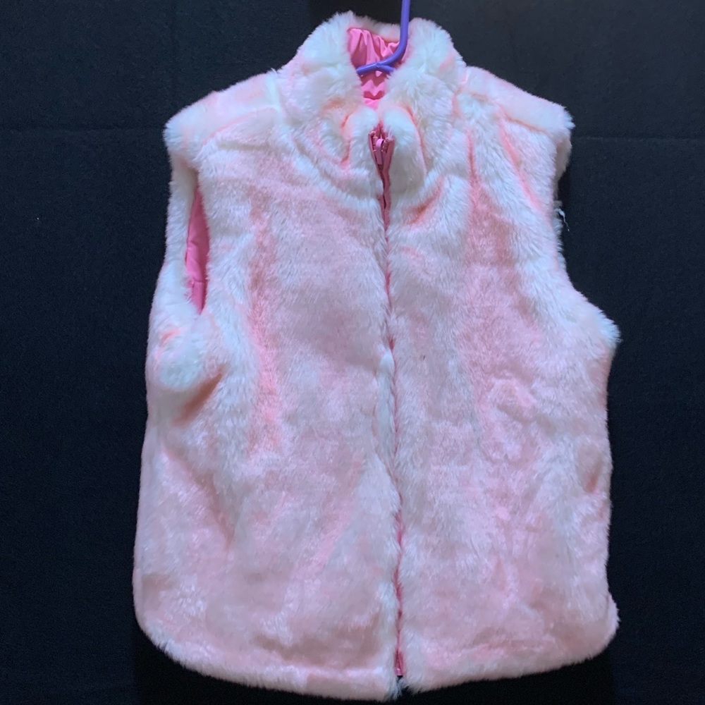 The Children’s Place Reversible Faux Fur Vest Size Medium Pink and White